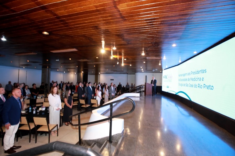 COQUETEL DOS PRESIDENTES- 100 ANOS DA SOCIEDADE MEDICINA E CIRURGIA - Eloisa Mattos