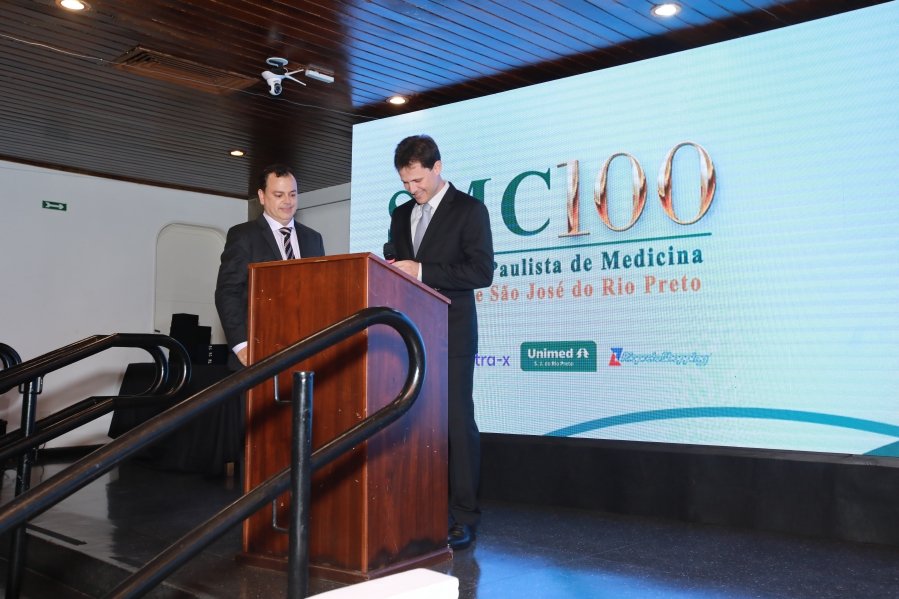 COQUETEL DOS PRESIDENTES- 100 ANOS DA SOCIEDADE MEDICINA E CIRURGIA - Eloisa Mattos