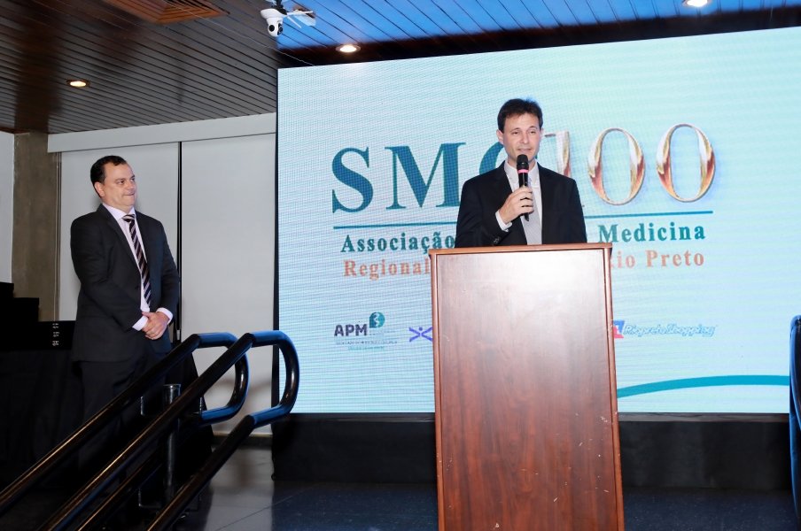 COQUETEL DOS PRESIDENTES- 100 ANOS DA SOCIEDADE MEDICINA E CIRURGIA - Eloisa Mattos