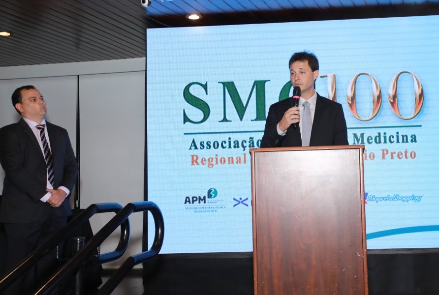 COQUETEL DOS PRESIDENTES- 100 ANOS DA SOCIEDADE MEDICINA E CIRURGIA - Eloisa Mattos