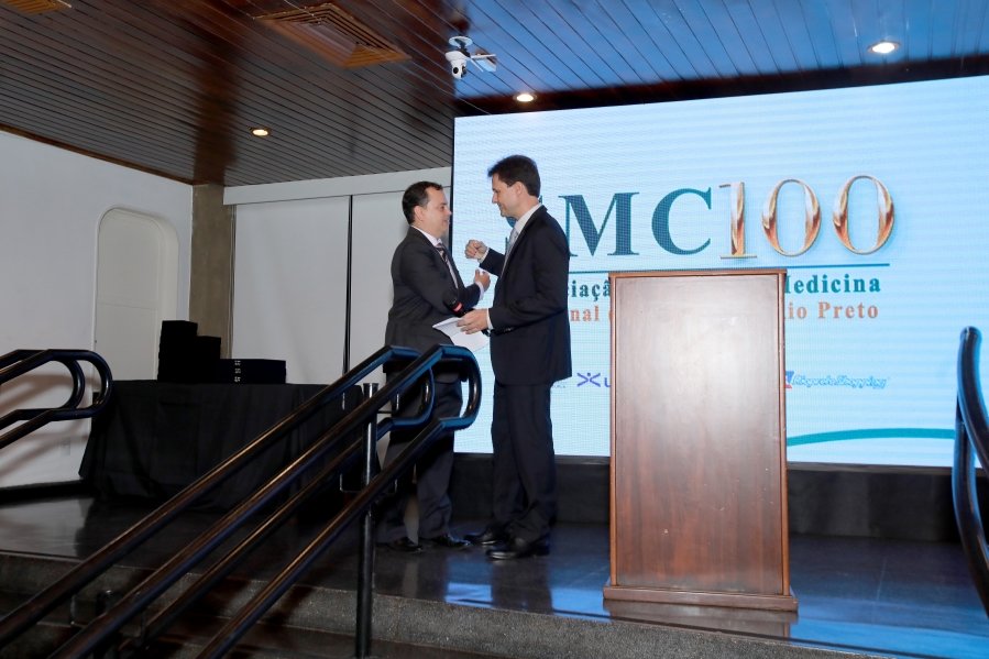 COQUETEL DOS PRESIDENTES- 100 ANOS DA SOCIEDADE MEDICINA E CIRURGIA - Eloisa Mattos