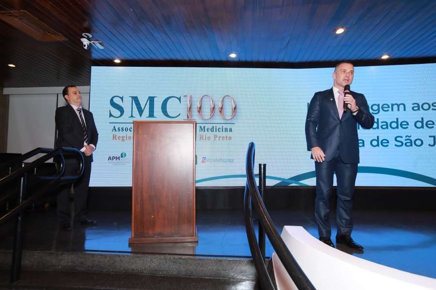 COQUETEL DOS PRESIDENTES- 100 ANOS DA SOCIEDADE MEDICINA E CIRURGIA - Eloisa Mattos