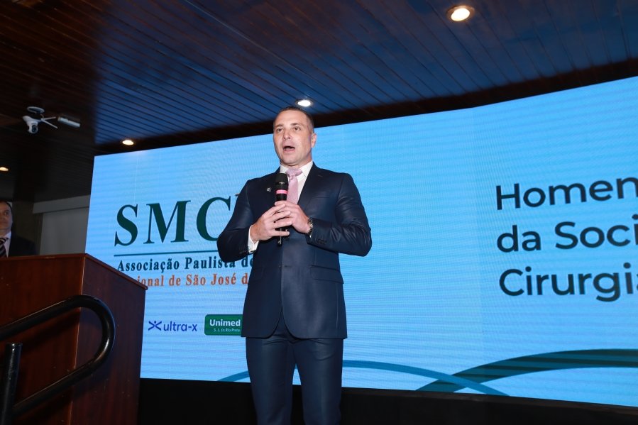 COQUETEL DOS PRESIDENTES- 100 ANOS DA SOCIEDADE MEDICINA E CIRURGIA - Eloisa Mattos