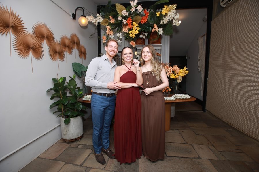 JANAÍNA CELEBRA 50 ANOS EM UMA NOITE INESQUECÍVEL – 11/04/2026 - Eloisa Mattos