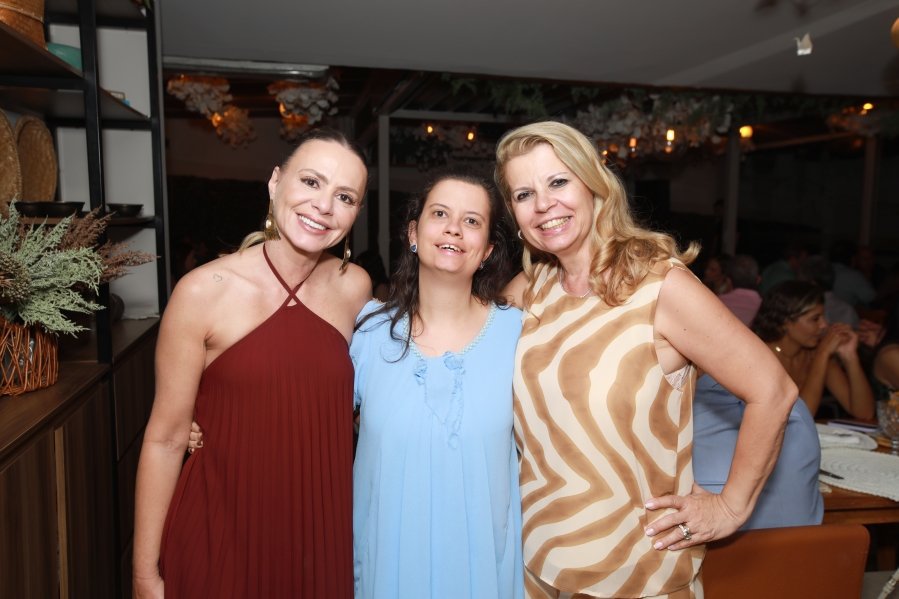 JANAÍNA CELEBRA 50 ANOS EM UMA NOITE INESQUECÍVEL – 11/04/2026 - Eloisa Mattos