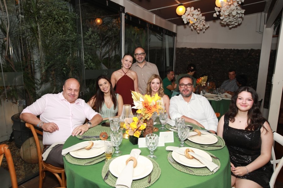 JANAÍNA CELEBRA 50 ANOS EM UMA NOITE INESQUECÍVEL – 11/04/2026 - Eloisa Mattos