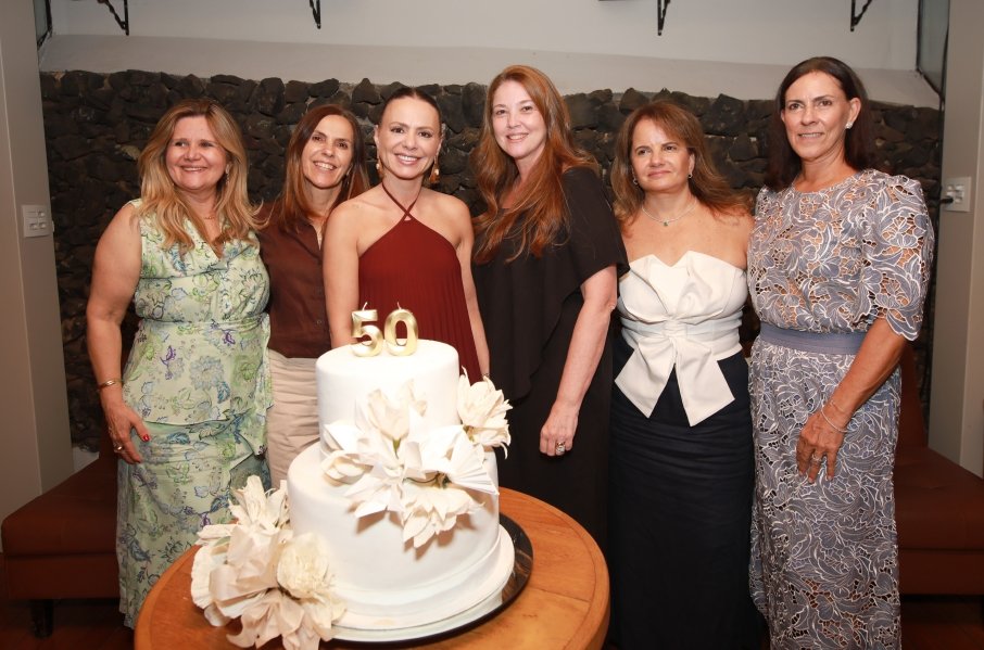 JANAÍNA CELEBRA 50 ANOS EM UMA NOITE INESQUECÍVEL – 11/04/2026 - Eloisa Mattos