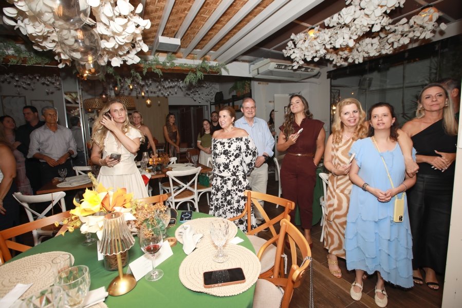 JANAÍNA CELEBRA 50 ANOS EM UMA NOITE INESQUECÍVEL – 11/04/2026 - Eloisa Mattos