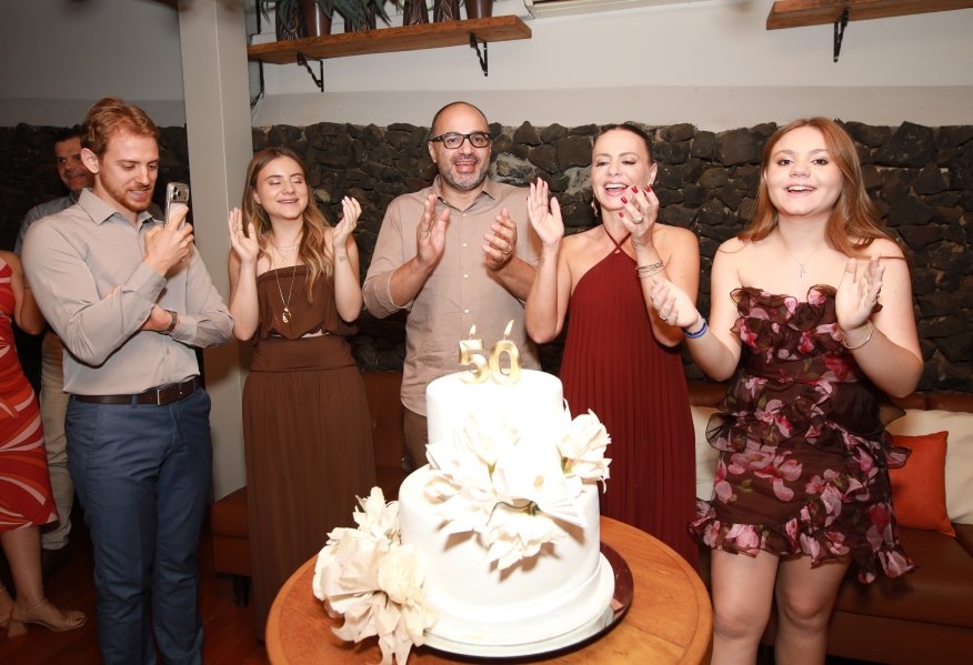 JANAÍNA CELEBRA 50 ANOS EM UMA NOITE INESQUECÍVEL – 11/04/2026 - Eloisa Mattos