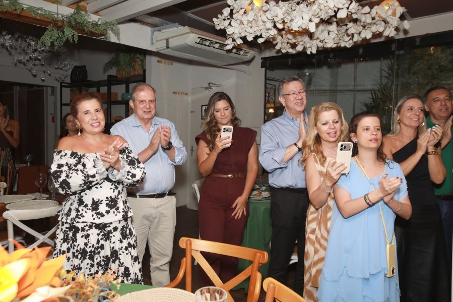 JANAÍNA CELEBRA 50 ANOS EM UMA NOITE INESQUECÍVEL – 11/04/2026 - Eloisa Mattos