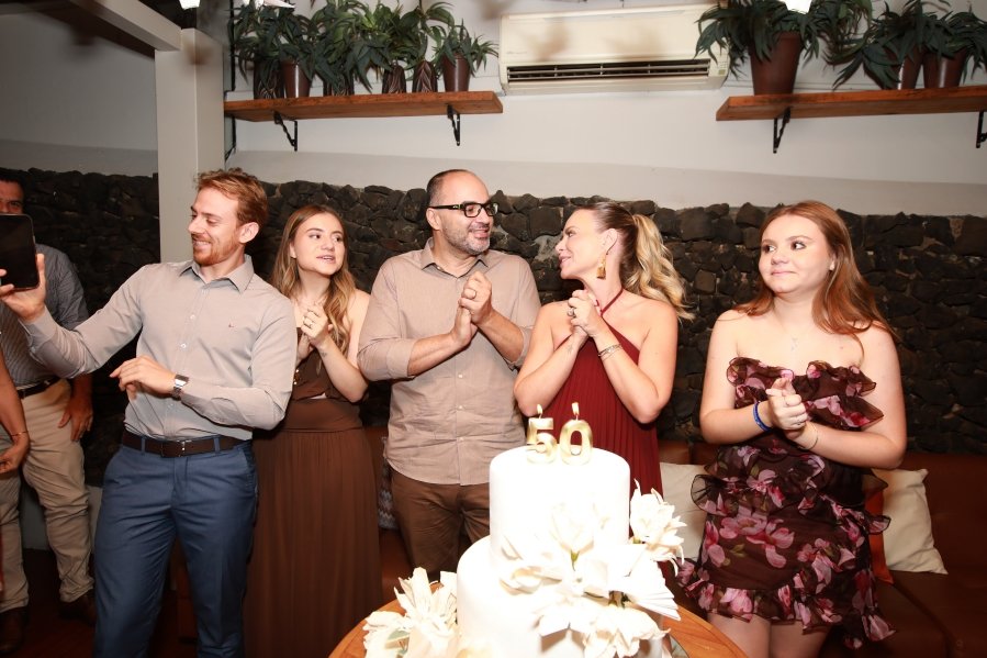 JANAÍNA CELEBRA 50 ANOS EM UMA NOITE INESQUECÍVEL – 11/04/2026 - Eloisa Mattos