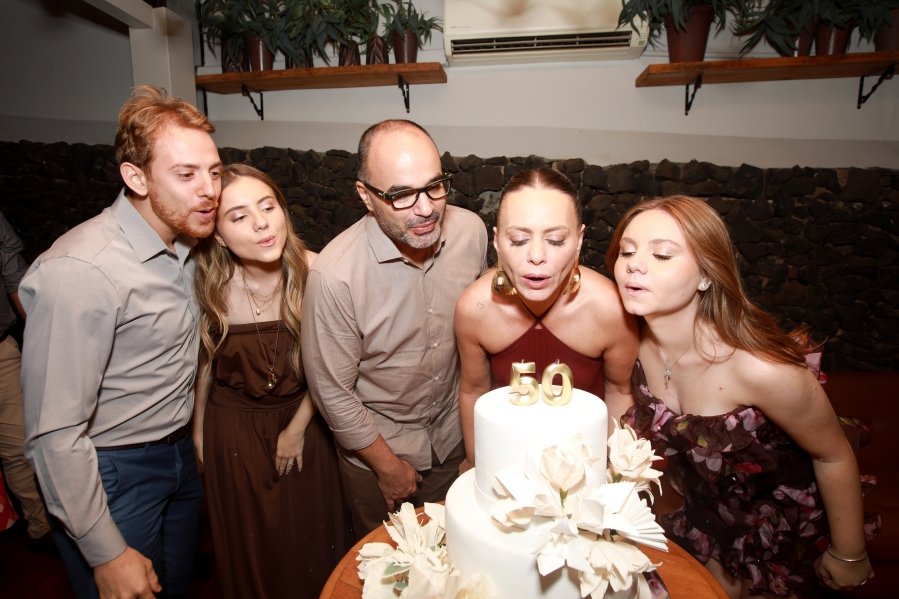 JANAÍNA CELEBRA 50 ANOS EM UMA NOITE INESQUECÍVEL – 11/04/2026 - Eloisa Mattos