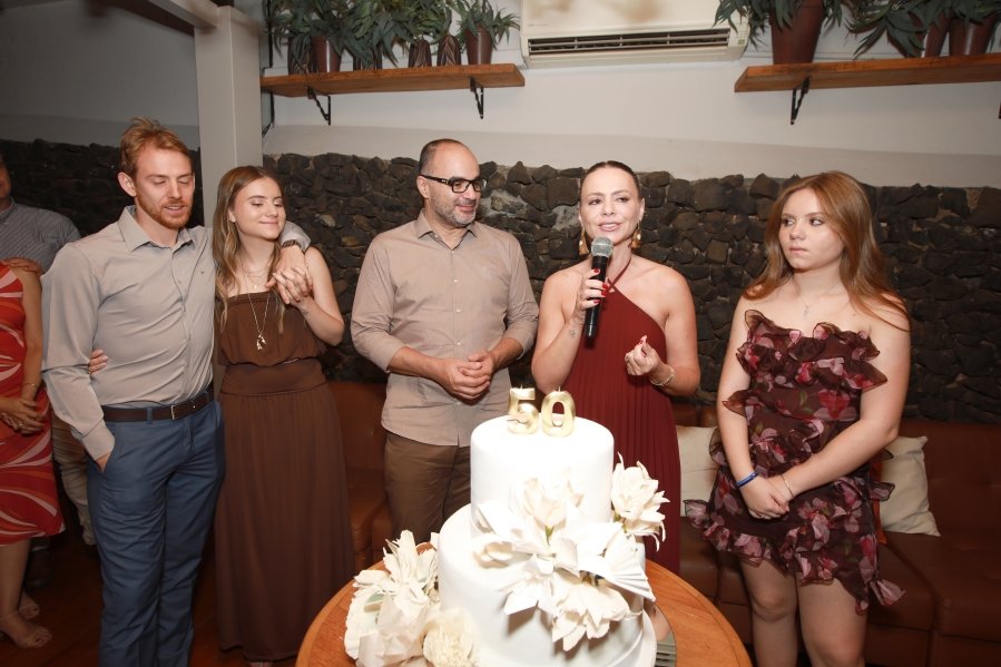 JANAÍNA CELEBRA 50 ANOS EM UMA NOITE INESQUECÍVEL – 11/04/2026 - Eloisa Mattos