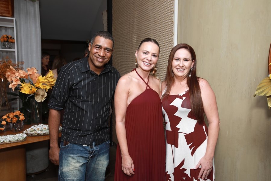 JANAÍNA CELEBRA 50 ANOS EM UMA NOITE INESQUECÍVEL – 11/04/2026 - Eloisa Mattos