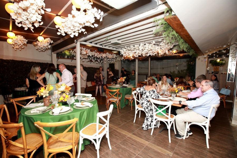 JANAÍNA CELEBRA 50 ANOS EM UMA NOITE INESQUECÍVEL – 11/04/2026 - Eloisa Mattos