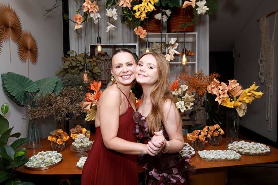 JANAÍNA CELEBRA 50 ANOS EM UMA NOITE INESQUECÍVEL – 11/04/2026 - Eloisa Mattos