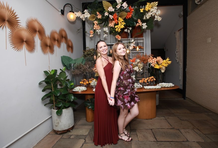 JANAÍNA CELEBRA 50 ANOS EM UMA NOITE INESQUECÍVEL – 11/04/2026 - Eloisa Mattos