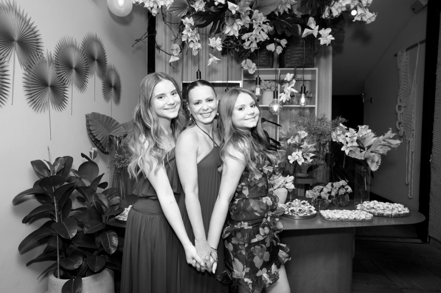 JANAÍNA CELEBRA 50 ANOS EM UMA NOITE INESQUECÍVEL – 11/04/2026 - Eloisa Mattos