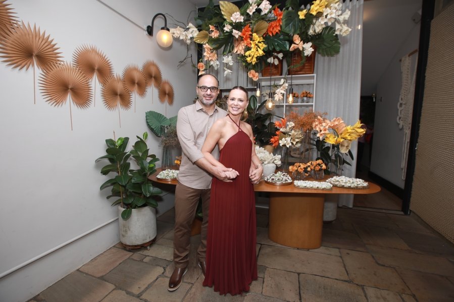 JANAÍNA CELEBRA 50 ANOS EM UMA NOITE INESQUECÍVEL – 11/04/2026 - Eloisa Mattos