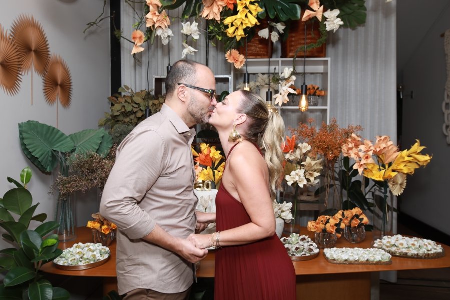 JANAÍNA CELEBRA 50 ANOS EM UMA NOITE INESQUECÍVEL – 11/04/2026 - Eloisa Mattos