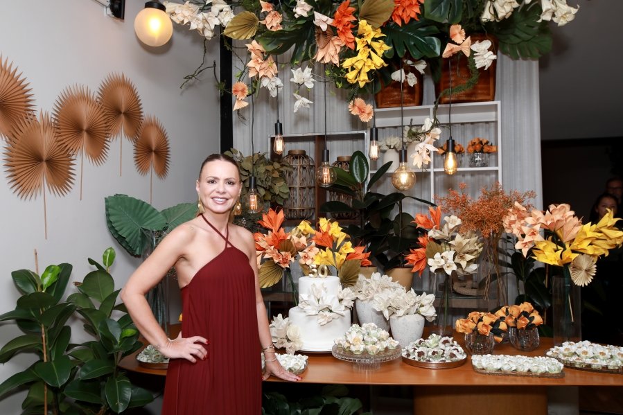 JANAÍNA CELEBRA 50 ANOS EM UMA NOITE INESQUECÍVEL – 11/04/2026 - Eloisa Mattos