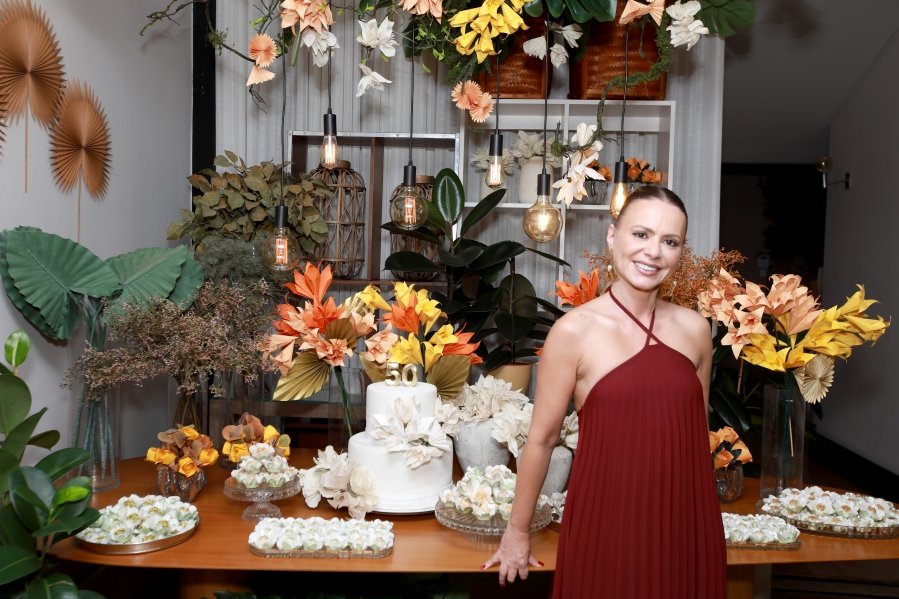 JANAÍNA CELEBRA 50 ANOS EM UMA NOITE INESQUECÍVEL – 11/04/2026 - Eloisa Mattos