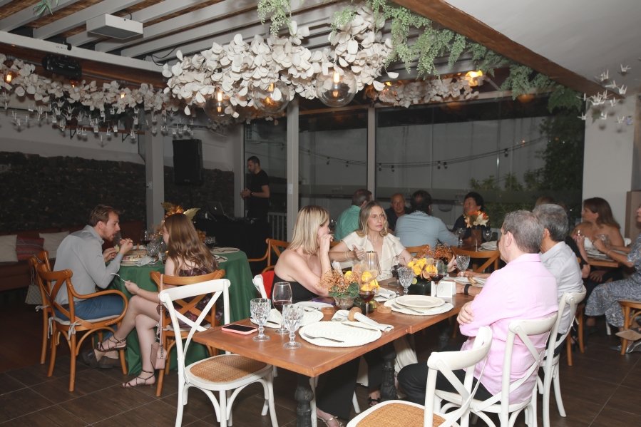 JANAÍNA CELEBRA 50 ANOS EM UMA NOITE INESQUECÍVEL – 11/04/2026 - Eloisa Mattos