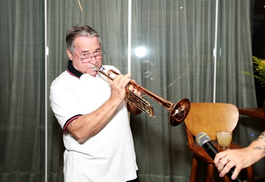 UMA NOITE ESPECIAL – ANIVERSÁRIO DE SUZANA VALENTE - Eloisa Mattos