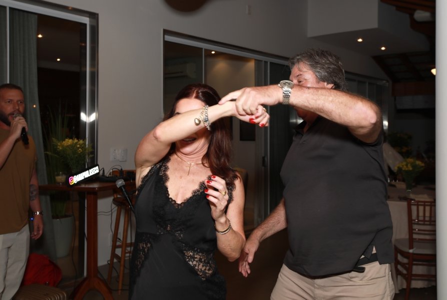 UMA NOITE ESPECIAL – ANIVERSÁRIO DE SUZANA VALENTE - Eloisa Mattos