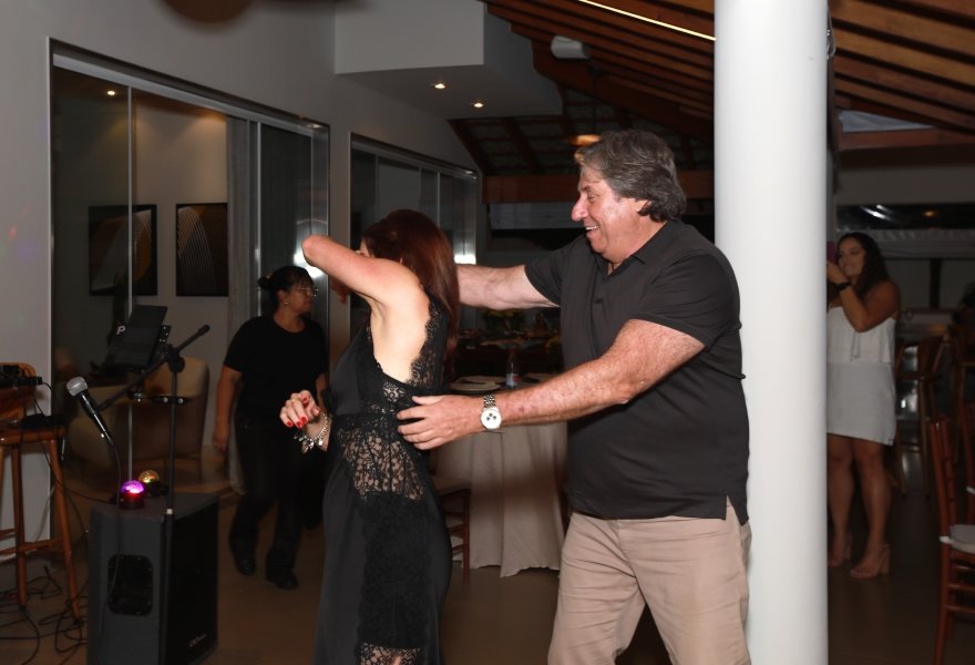 UMA NOITE ESPECIAL – ANIVERSÁRIO DE SUZANA VALENTE - Eloisa Mattos