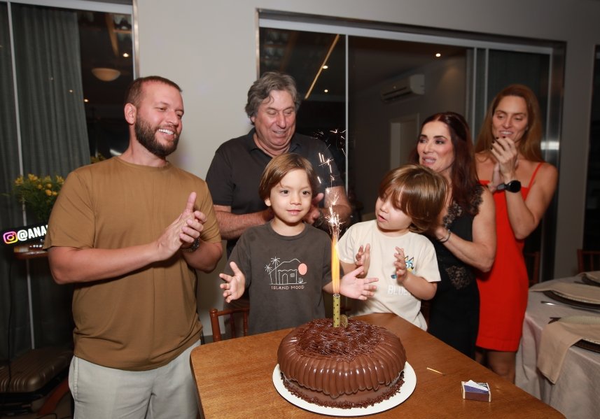 UMA NOITE ESPECIAL – ANIVERSÁRIO DE SUZANA VALENTE - Eloisa Mattos