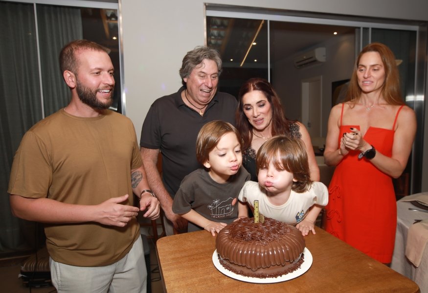 UMA NOITE ESPECIAL – ANIVERSÁRIO DE SUZANA VALENTE - Eloisa Mattos