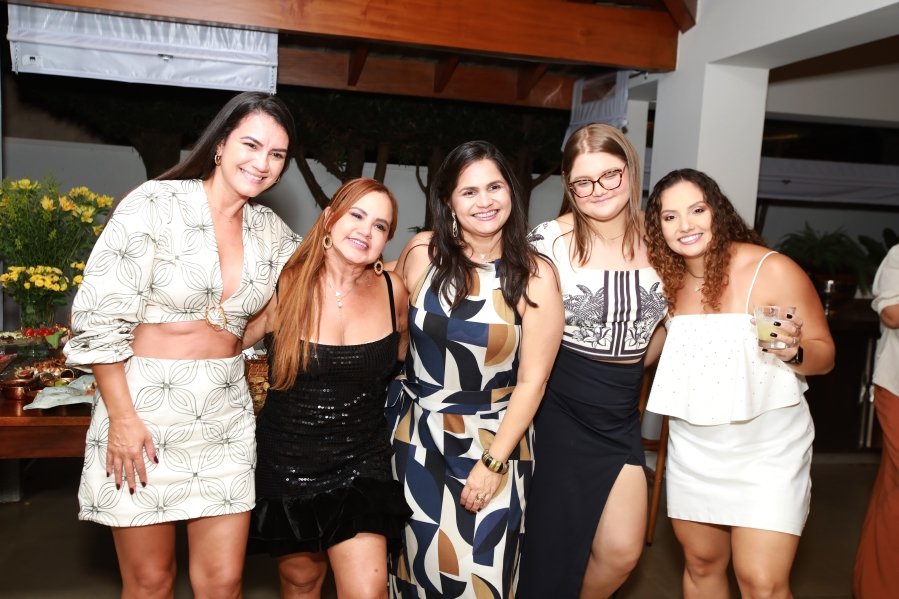 UMA NOITE ESPECIAL – ANIVERSÁRIO DE SUZANA VALENTE - Eloisa Mattos