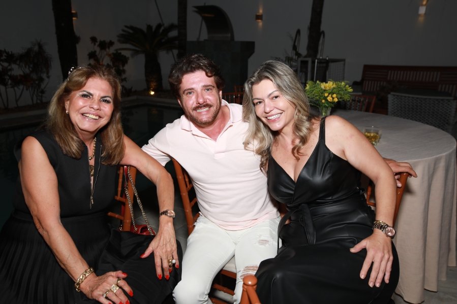 UMA NOITE ESPECIAL – ANIVERSÁRIO DE SUZANA VALENTE - Eloisa Mattos