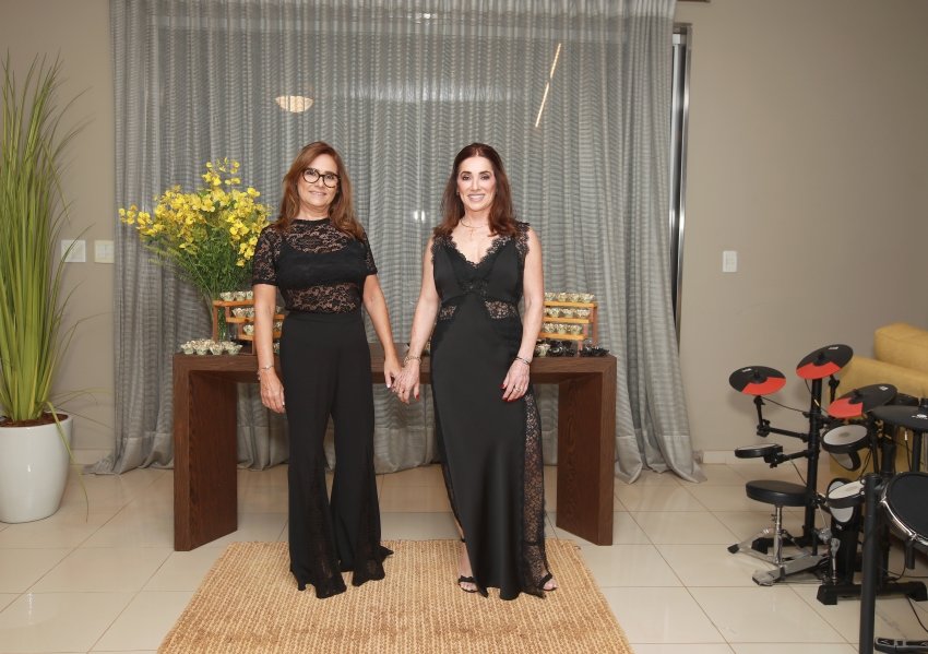 UMA NOITE ESPECIAL – ANIVERSÁRIO DE SUZANA VALENTE - Eloisa Mattos