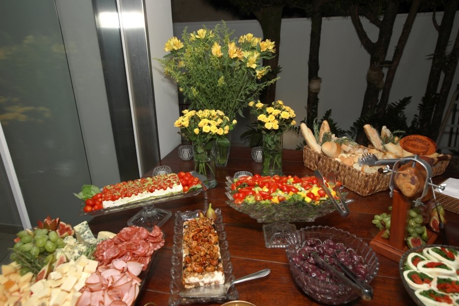 UMA NOITE ESPECIAL – ANIVERSÁRIO DE SUZANA VALENTE - Eloisa Mattos