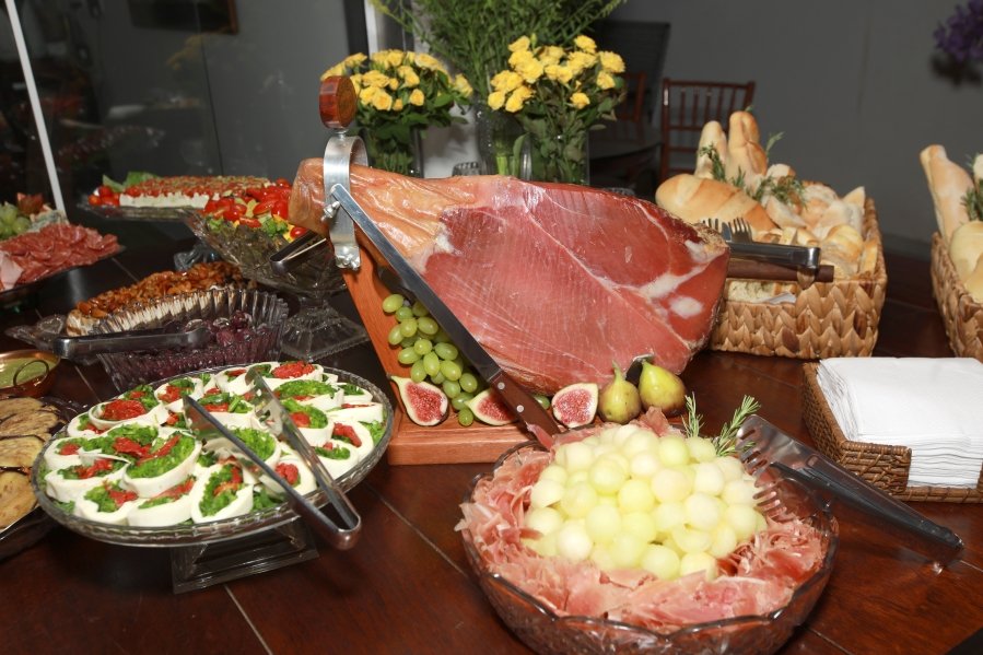 UMA NOITE ESPECIAL – ANIVERSÁRIO DE SUZANA VALENTE - Eloisa Mattos