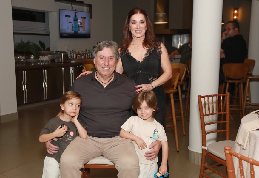 UMA NOITE ESPECIAL – ANIVERSÁRIO DE SUZANA VALENTE - Eloisa Mattos