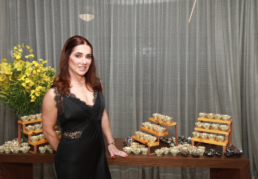 UMA NOITE ESPECIAL – ANIVERSÁRIO DE SUZANA VALENTE - Eloisa Mattos