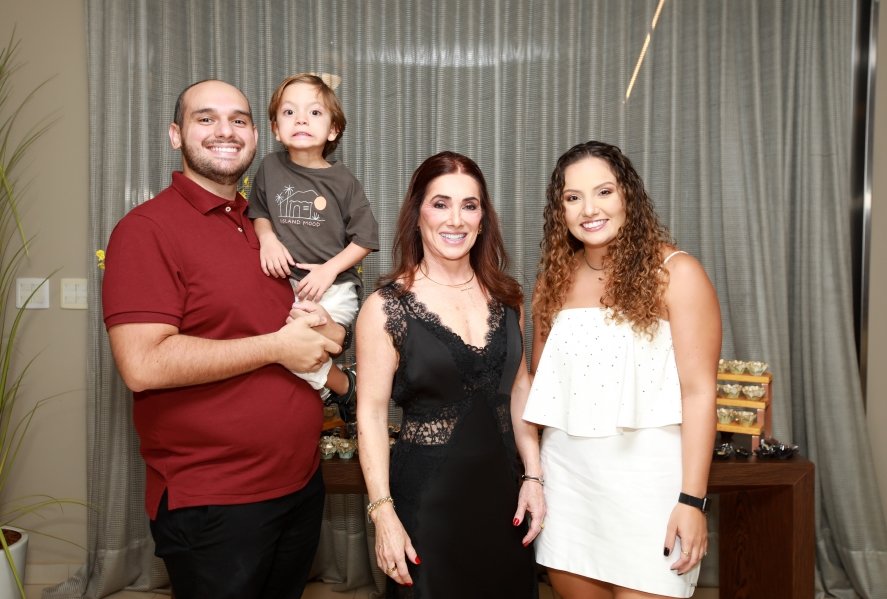 UMA NOITE ESPECIAL – ANIVERSÁRIO DE SUZANA VALENTE - Eloisa Mattos