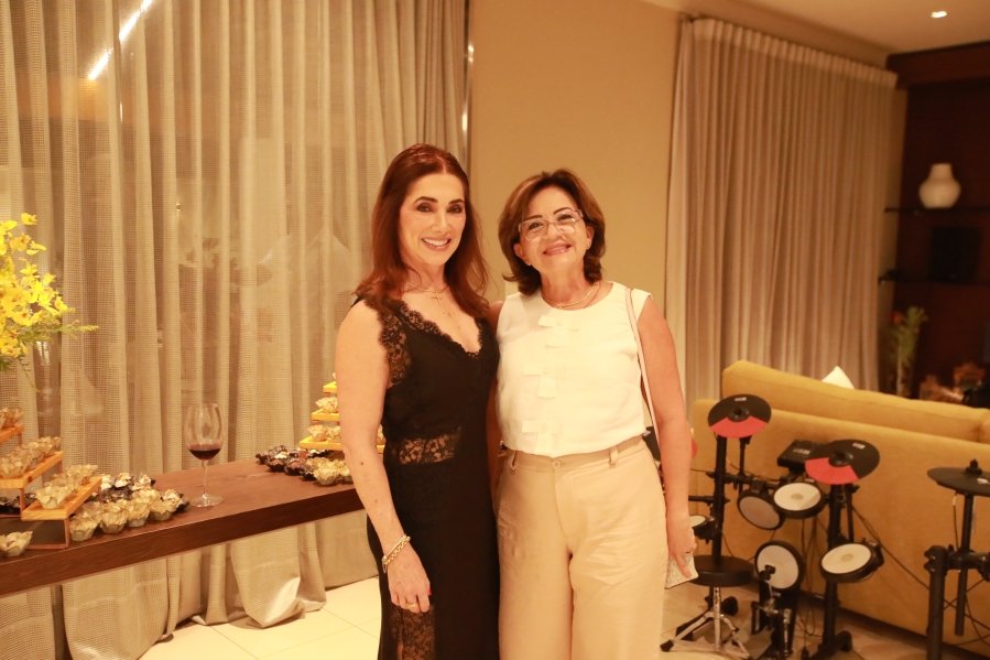 UMA NOITE ESPECIAL – ANIVERSÁRIO DE SUZANA VALENTE - Eloisa Mattos