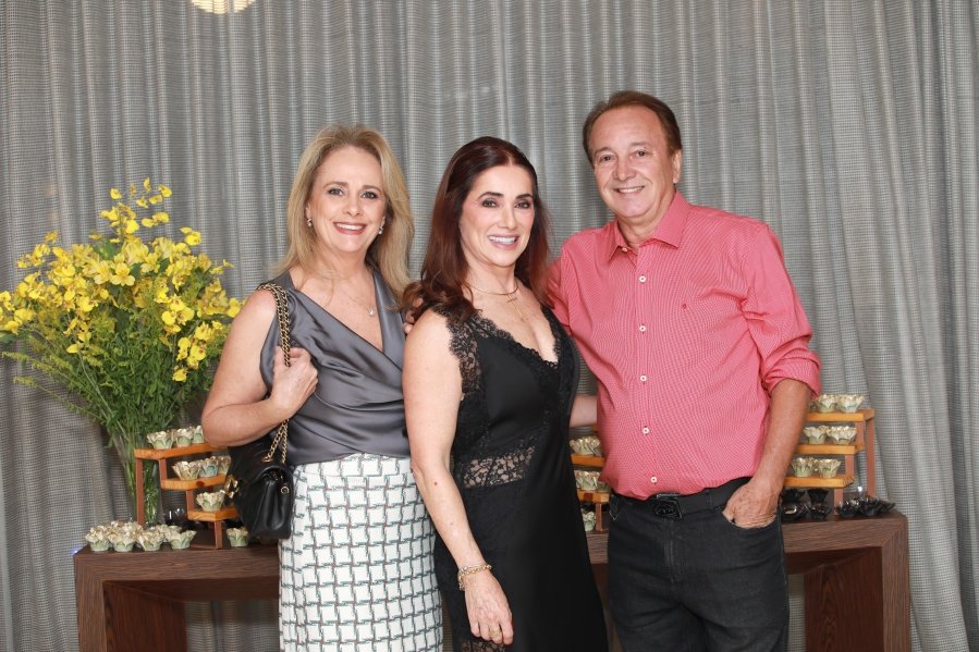 UMA NOITE ESPECIAL – ANIVERSÁRIO DE SUZANA VALENTE - Eloisa Mattos