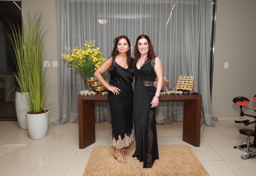 UMA NOITE ESPECIAL – ANIVERSÁRIO DE SUZANA VALENTE - Eloisa Mattos