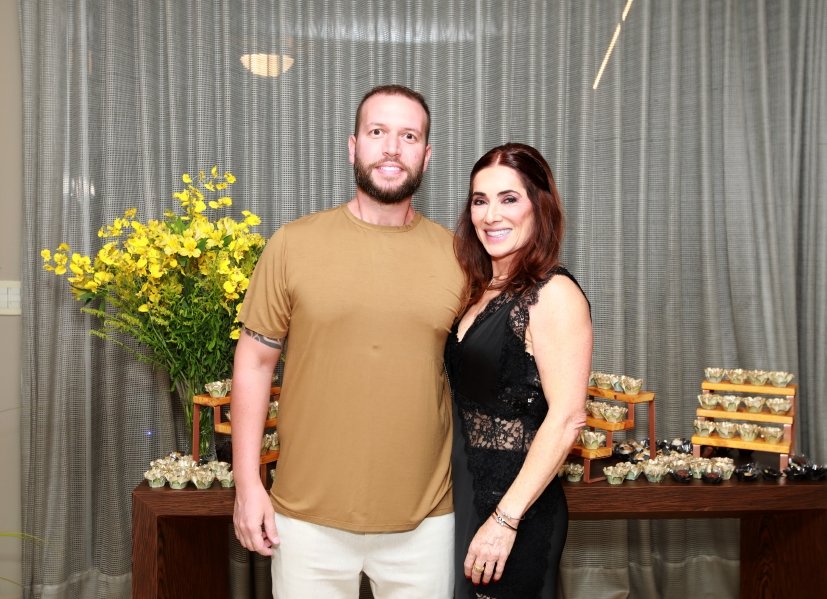 UMA NOITE ESPECIAL – ANIVERSÁRIO DE SUZANA VALENTE - Eloisa Mattos