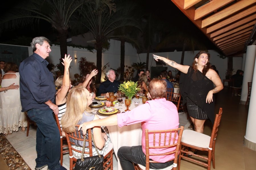 UMA NOITE ESPECIAL – ANIVERSÁRIO DE SUZANA VALENTE - Eloisa Mattos