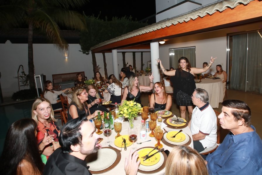 UMA NOITE ESPECIAL – ANIVERSÁRIO DE SUZANA VALENTE - Eloisa Mattos