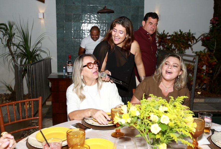 UMA NOITE ESPECIAL – ANIVERSÁRIO DE SUZANA VALENTE - Eloisa Mattos