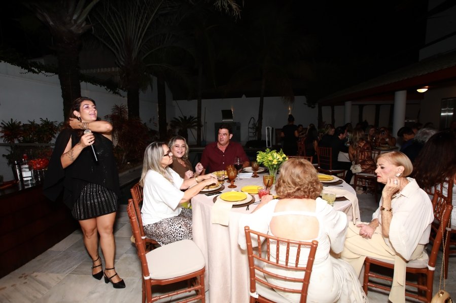 UMA NOITE ESPECIAL – ANIVERSÁRIO DE SUZANA VALENTE - Eloisa Mattos