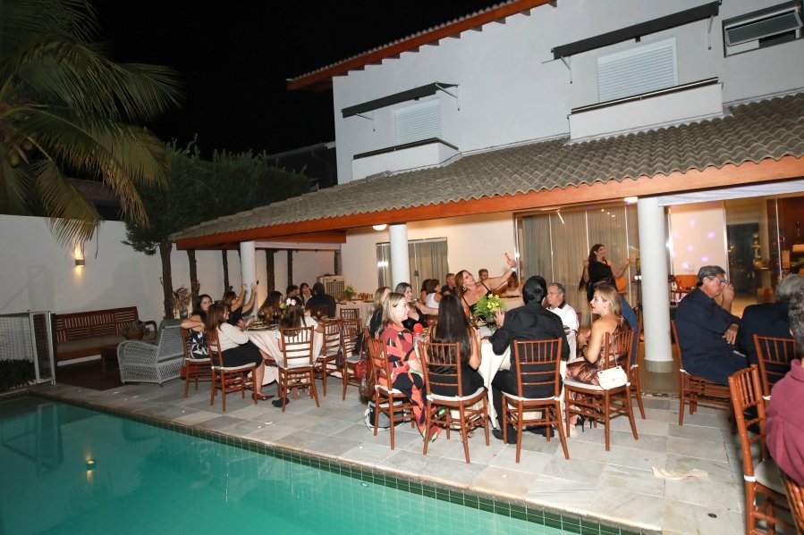 UMA NOITE ESPECIAL – ANIVERSÁRIO DE SUZANA VALENTE - Eloisa Mattos