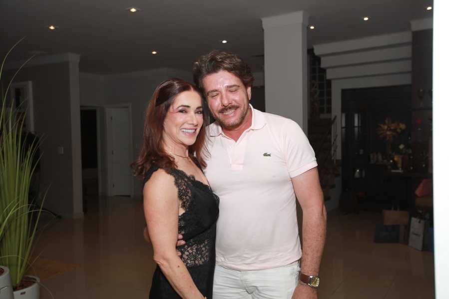 UMA NOITE ESPECIAL – ANIVERSÁRIO DE SUZANA VALENTE - Eloisa Mattos